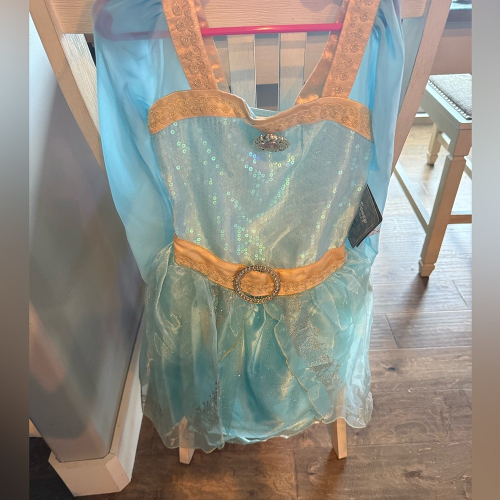 Disney Store Merida Dress – Size 5/6 – RARE!! NEW WITH TAGS!!!